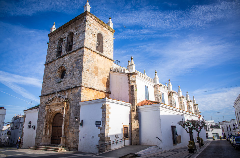 Iglesia de Santa María Magdalena: Isabel II, Alfonso XII y Felipe VI de España